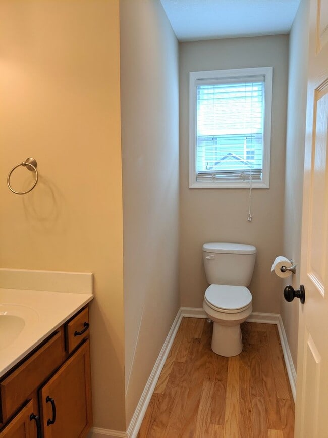 Building Photo - South Asheville Rental!