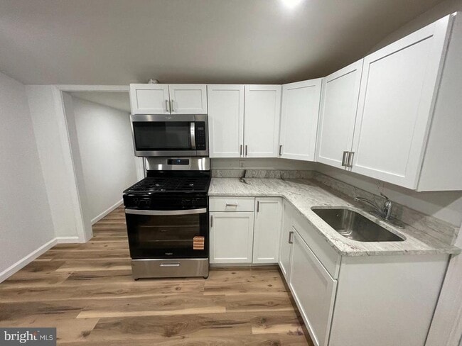 Building Photo - 628 High St