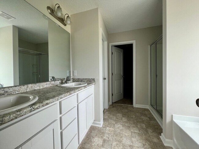 Building Photo - 62 Whippoorwill Wy NE