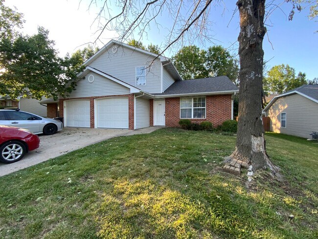 Building Photo - 3569-3571 Prescott Dr