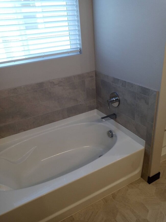 Building Photo - Beautiful 3-bedroom, 2-bath home at Woodbr...
