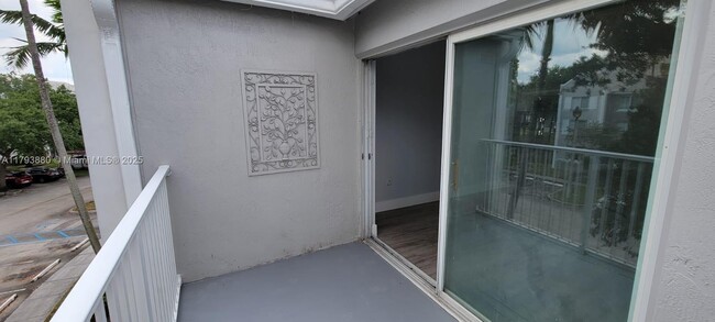 Building Photo - 677 SW 111th Ave
