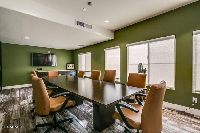 Building Photo - 5450 E Deer Valley Dr