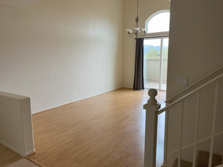 Building Photo - 3636 Ruette de Ville