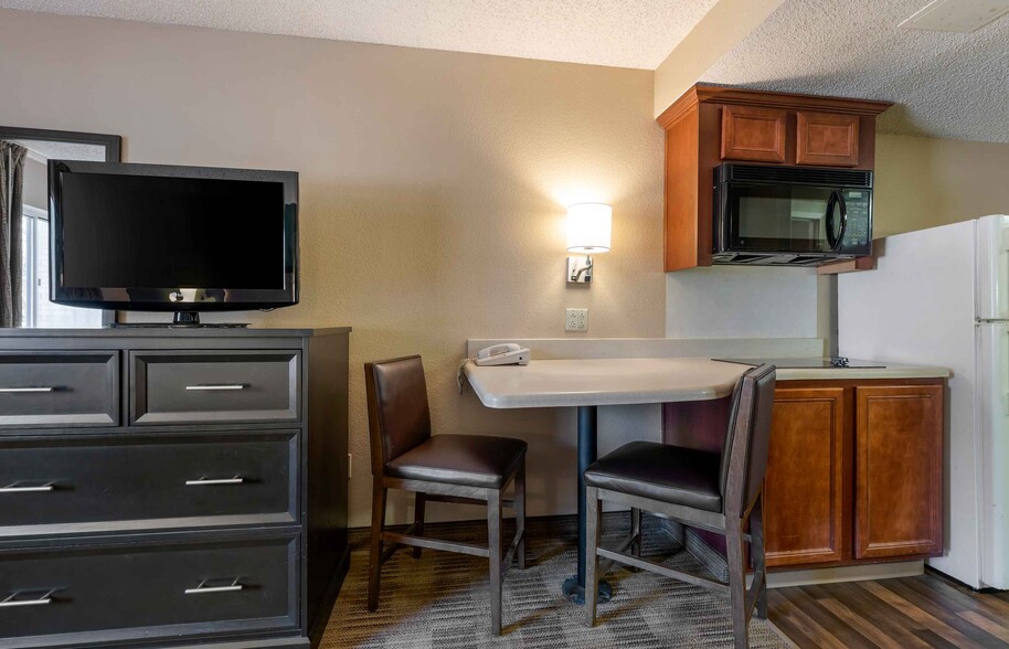 Building Photo - Furnished Studio-Dallas - Richardson