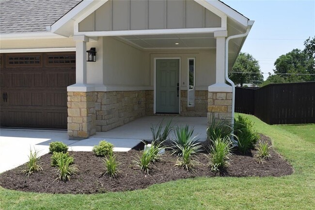 Building Photo - 2605 Sam Bass Rd