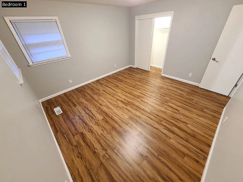 Building Photo - 11 Jan Ave