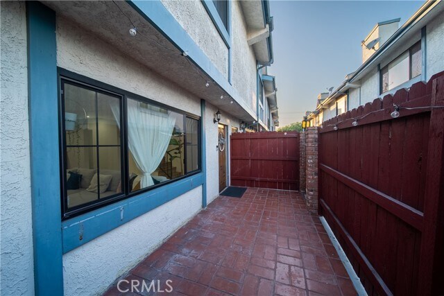 Building Photo - 4229 W Rosecrans Ave