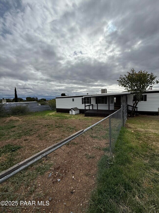 Building Photo - 15835 S Cordes Lakes Dr