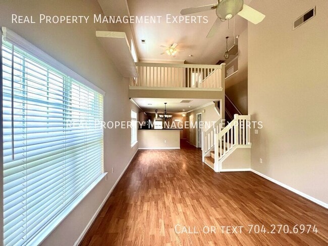 Building Photo - 840 Pelican Bay Dr