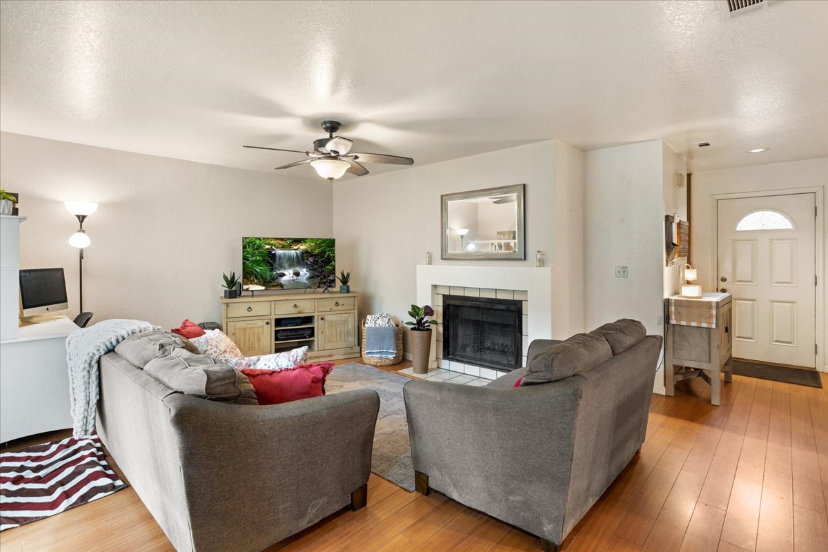 Building Photo - 1581 W Swain Rd