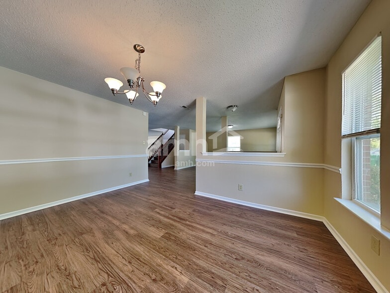 Building Photo - 10421 Parmer Cir