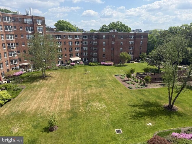 Building Photo - 2500 Q St NW