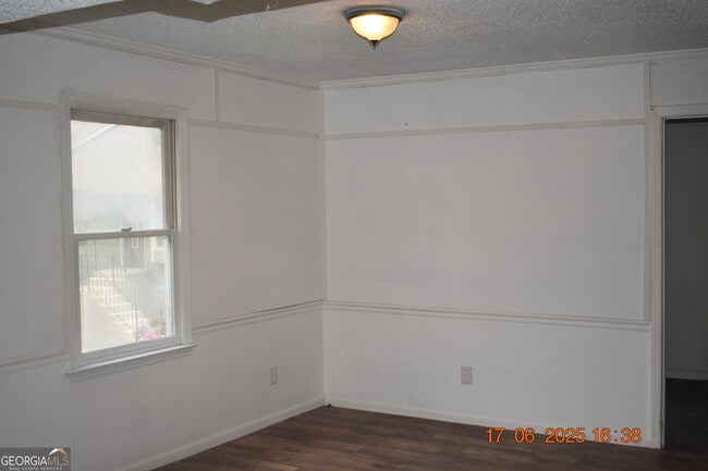 Building Photo - 4403 Azalea Dr