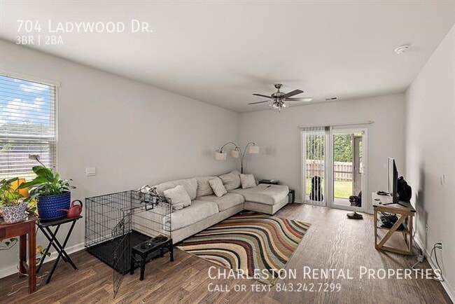 Building Photo - 704 Ladywood Dr