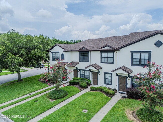 Building Photo - 422 Cabernet Pl