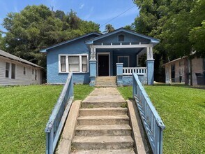 Building Photo - 1126 Boulevard