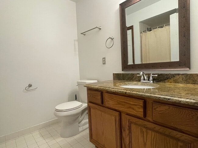 Building Photo - Clinton Twp Home-4-Bedroom, 2.5 Baths, Lau...