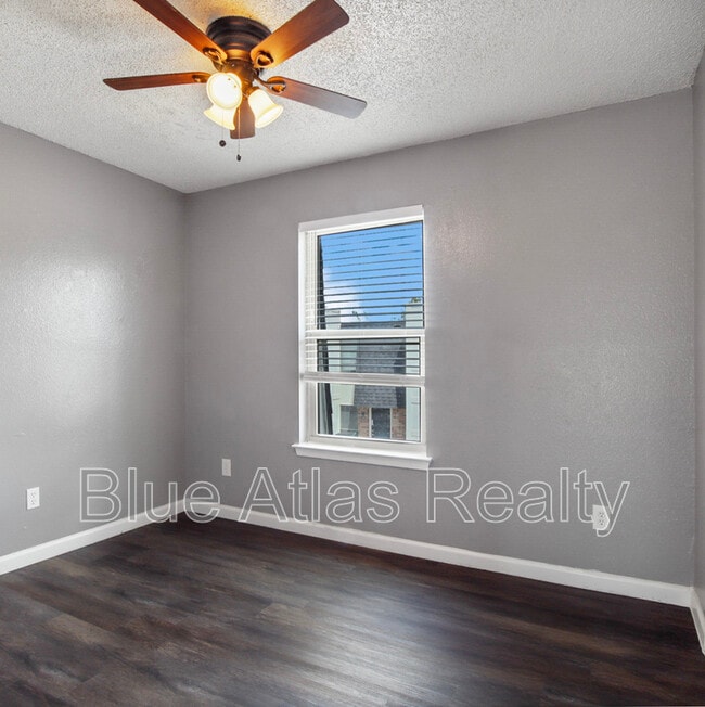 Building Photo - 408 Noble Ave