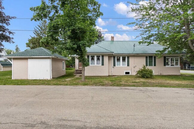 Building Photo - 100 W Main St