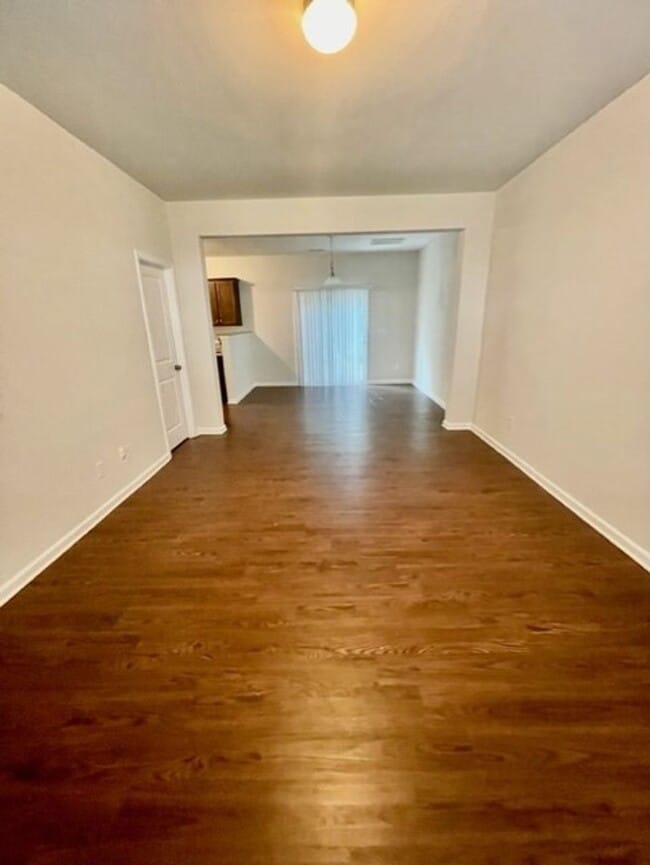 Building Photo - Luxurious 2 story 3 bedroom 2.5 bath Townhome | Located Off Airport Rd in Salisbury