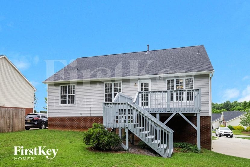 Building Photo - 2435 Wynbrook Dr