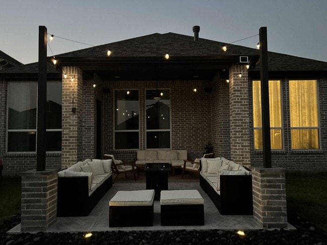 Building Photo - 1156 Firecracker Dr