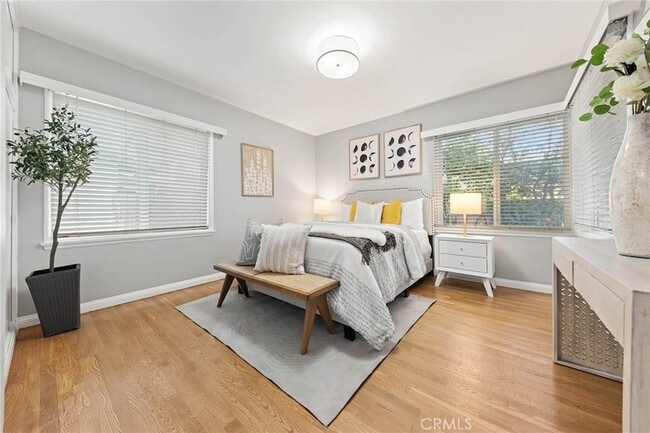 Building Photo - 1505 N Rosewood Ave