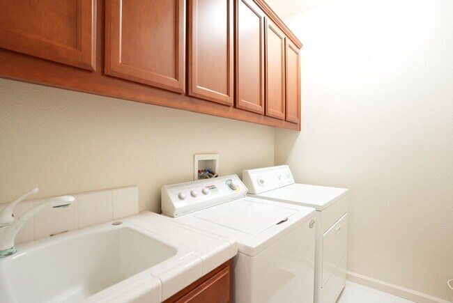 Building Photo - Four Bedroom Napa Home