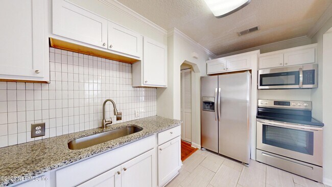 Building Photo - 4547 Post St