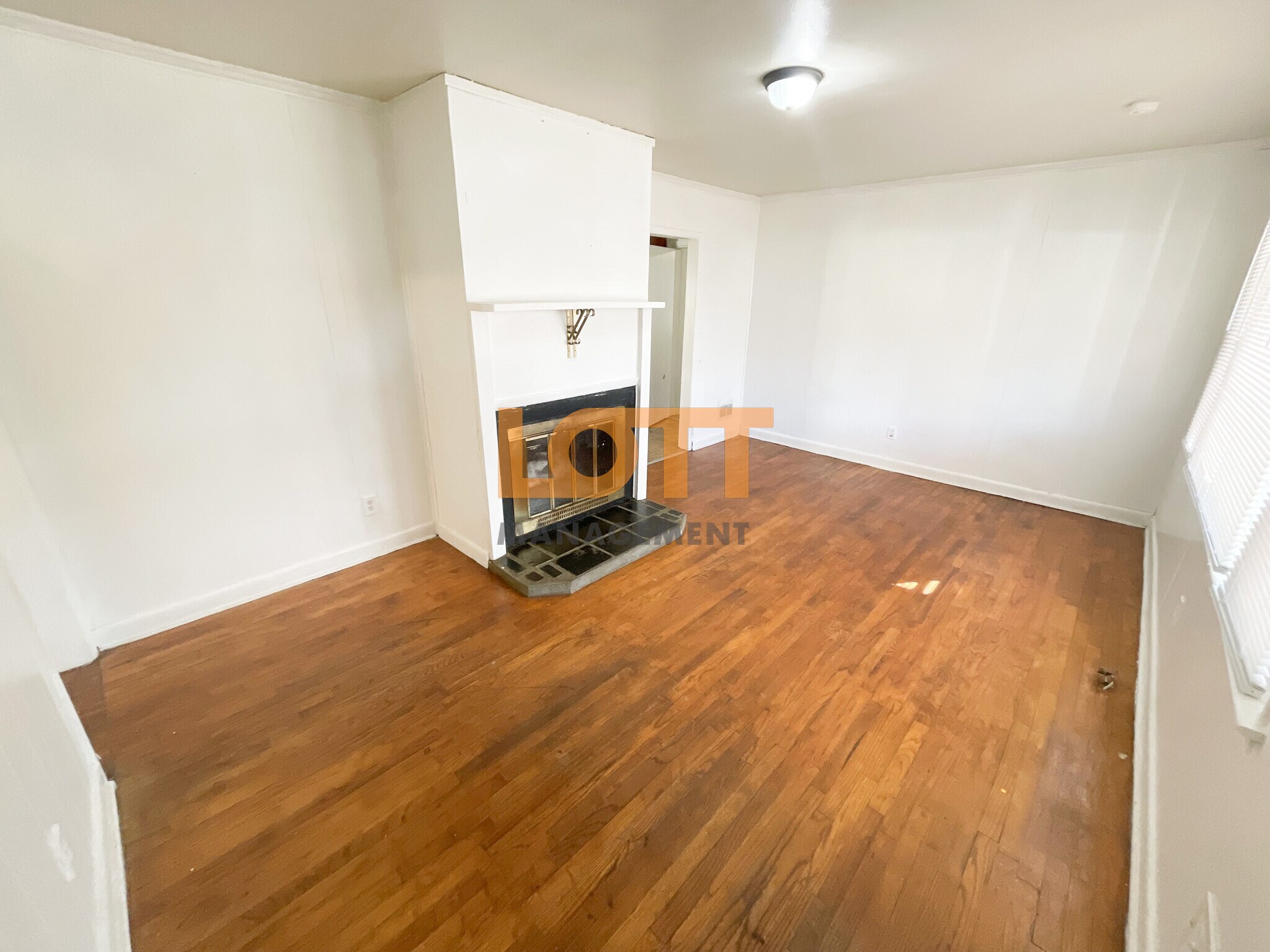 Building Photo - 42 West Ave