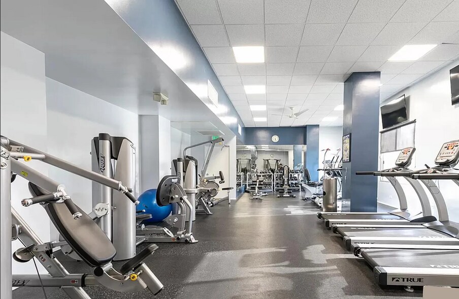 Building Fitness Center - 10501 Wilshire Blvd