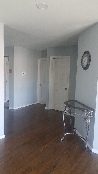 Building Photo - 8892 Jody Ln