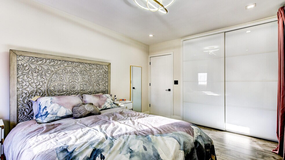 Double Closet - 1504 W Terrace Cir
