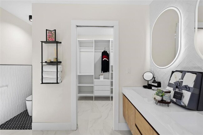 Building Photo - 4412 W Trilby Ave