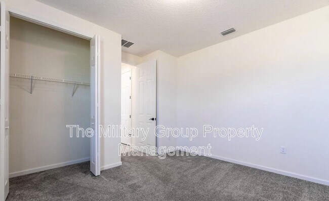 Building Photo - 12706 Grn Mdw Dr