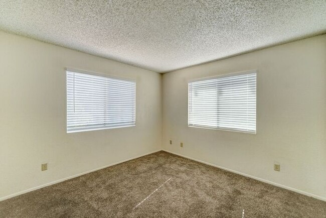 Building Photo - READY TO VIEW NOW! -FIRST MONTH RENT FREE-...