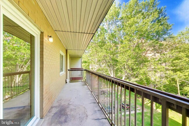 Building Photo - 10300 Westlake Dr