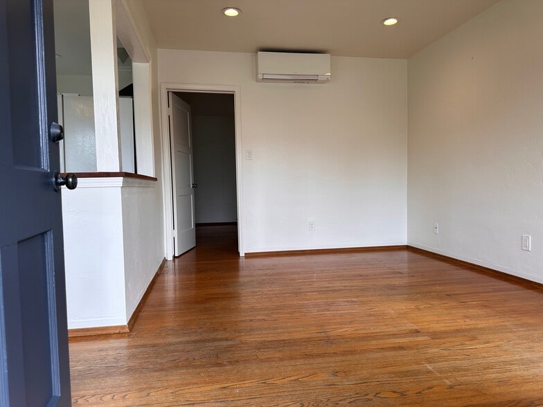 Building Photo - 4659 Idaho St