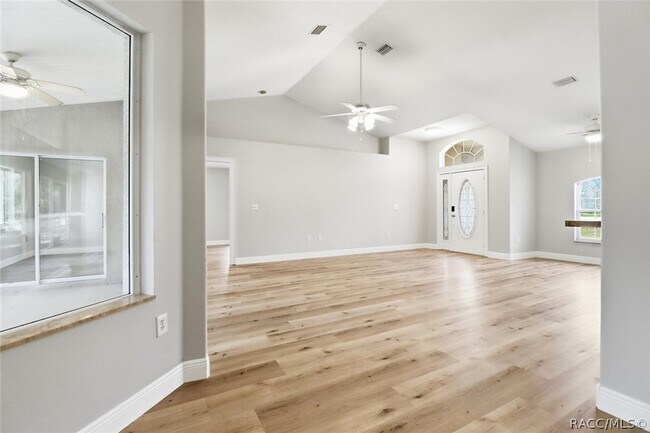 Building Photo - 8520 N Elkcam Blvd