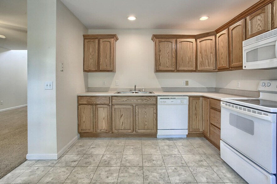 Building Photo - 306 Windwood Ct