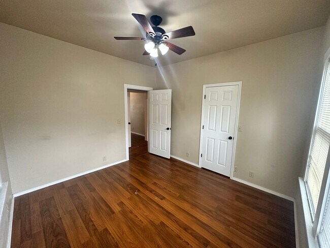 Building Photo - 750 S Jenkins Ave