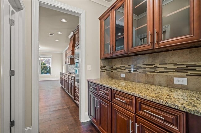 Building Photo - 710 Deer Holw Trce