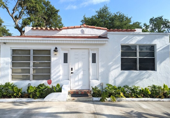 Building Photo - 11 NW 68th Terrace