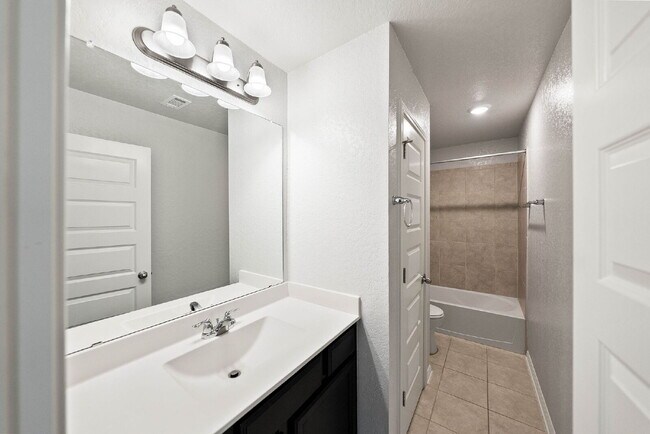 Building Photo - Greenbelt, Second En Suite, Media and Game...