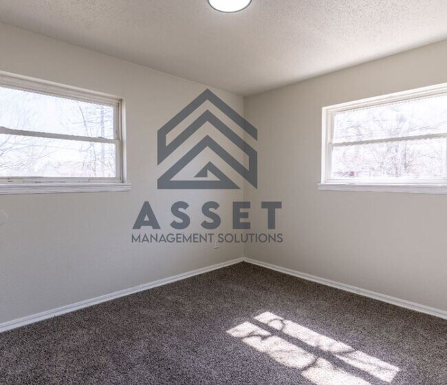 Building Photo - 4 Bedroom Available for Lease & Rent to Own!