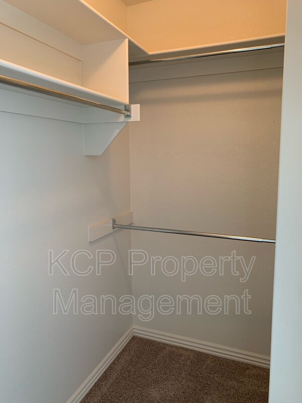 Building Photo - 6105 Red Cedar Cir