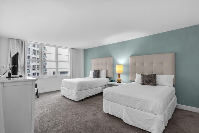 Building Photo - 5101 Collins Ave