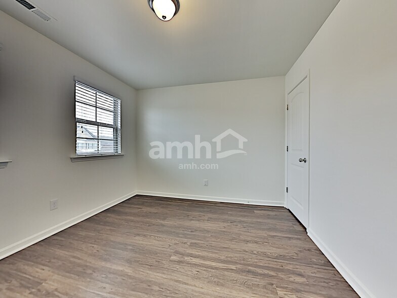 Building Photo - 3730 Nicolyn Dr
