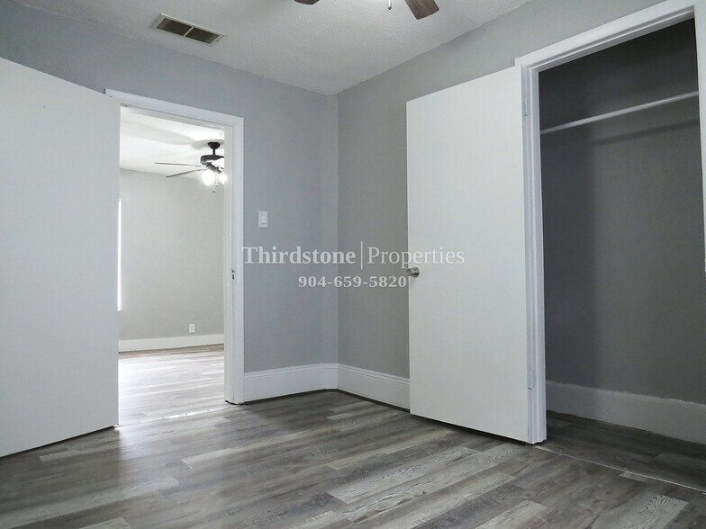 Building Photo - 1225 E 14th St